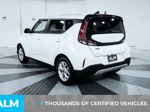Used 2025 Kia Soul LX w/ LX Technology Package FWD image 4