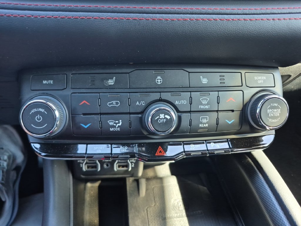 Used 2024 Dodge Durango R/T RWD image 23