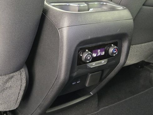 New 2026 Chevrolet Traverse LT w/ Midnight/Sport Edition FWD image 32