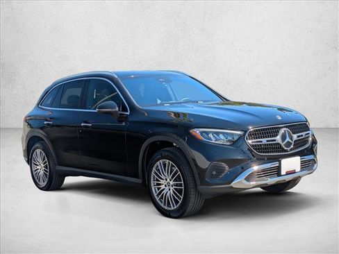 Certified 2025 Mercedes-Benz GLC 300 image 6