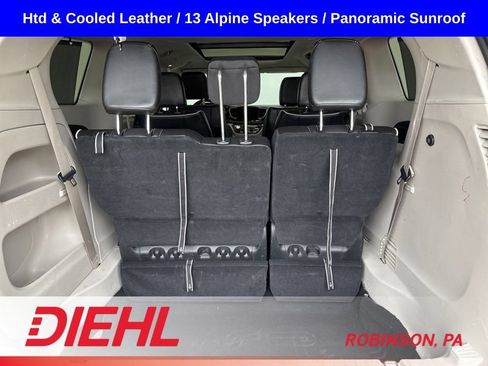 Used 2023 Chrysler Pacifica Limited FWD image 9