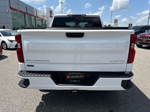 Used 2022 Chevrolet Silverado 1500 Custom AWD/4WD image 9