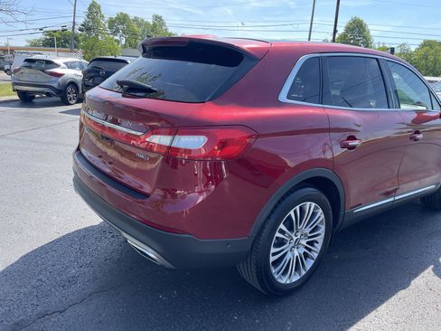 Used 2016 Lincoln MKX Reserve w/ Luxury Package AWD/4WD image 4