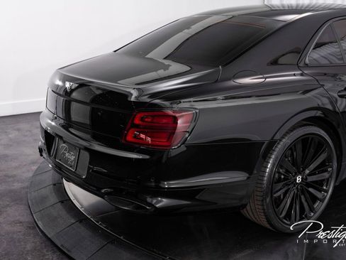 Used 2023 Bentley Flying Spur W12 image 17
