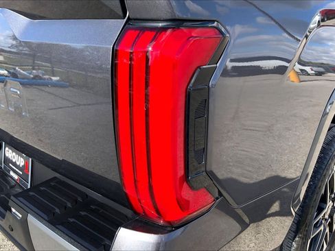 Used 2024 Toyota Tundra Limited image 29