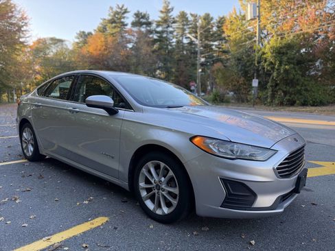 Used 2019 Ford Fusion SE image 10