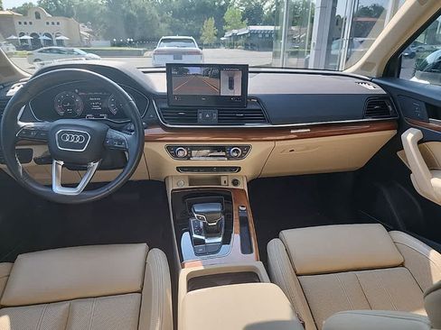 Used 2023 Audi Q5 2.0T Premium Plus w/ Premium Plus Package AWD/4WD image 16
