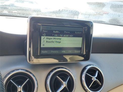 Used 2015 Mercedes-Benz GLA 250 4MATIC image 27