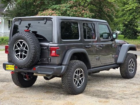 Used 2025 Jeep Wrangler Unlimited Rubicon AWD/4WD image 4