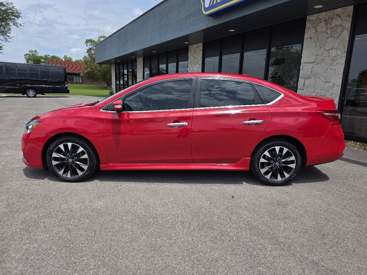 Used 2019 Nissan Sentra SR Turbo FWD image 8