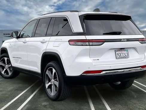 Used 2023 Jeep Grand Cherokee 4WD 4xe image 10