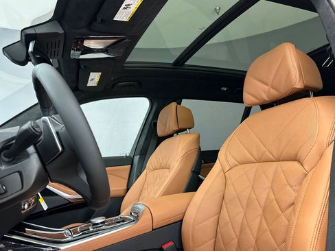 New 2026 BMW X7 xDrive40i w/ M Sport Package AWD/4WD image 14
