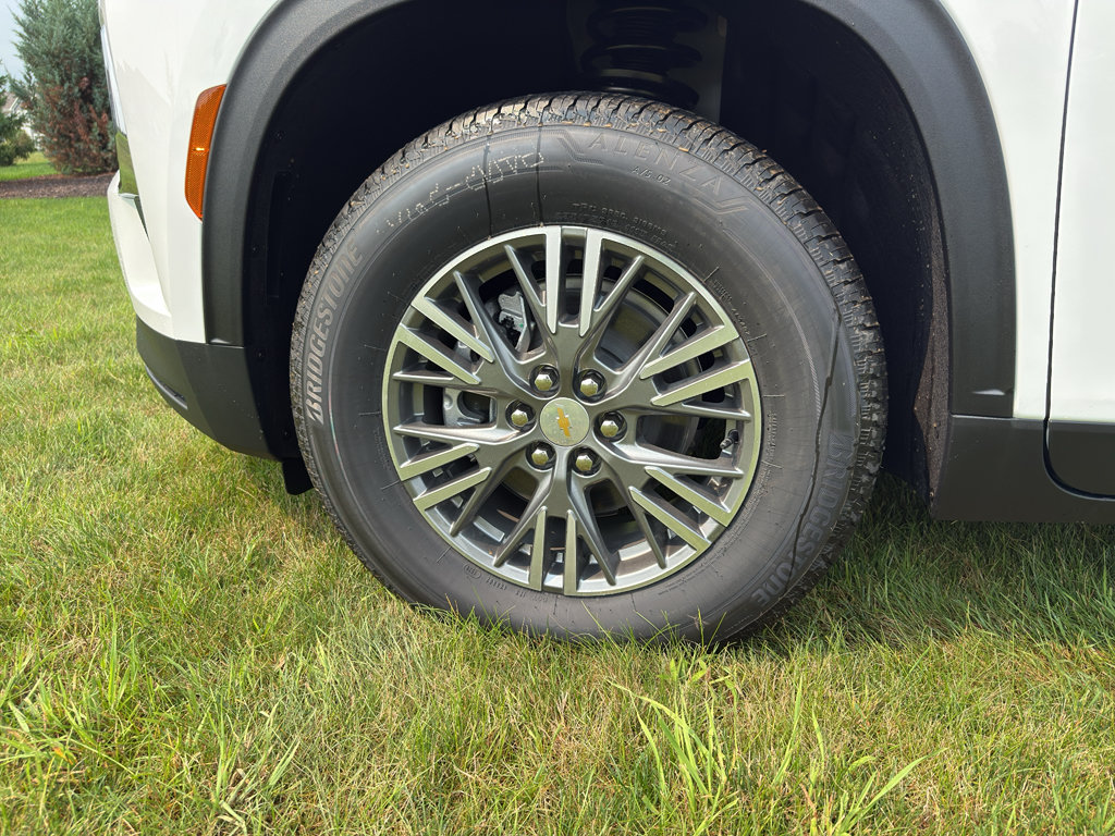 New 2026 Chevrolet Traverse LT w/ Driver Confidence Package FWD image 8
