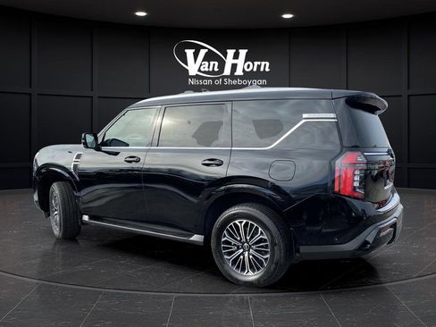 New 2025 Nissan Armada SL w/ Captain's Chari Seat Package image 3