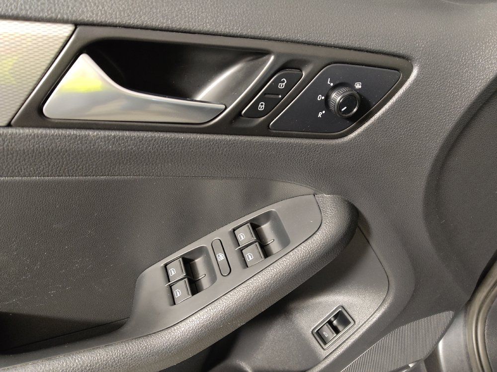 Used 2017 Volkswagen Jetta SE FWD image 27