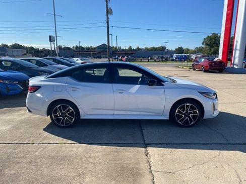 New 2025 Nissan Sentra SR image 7