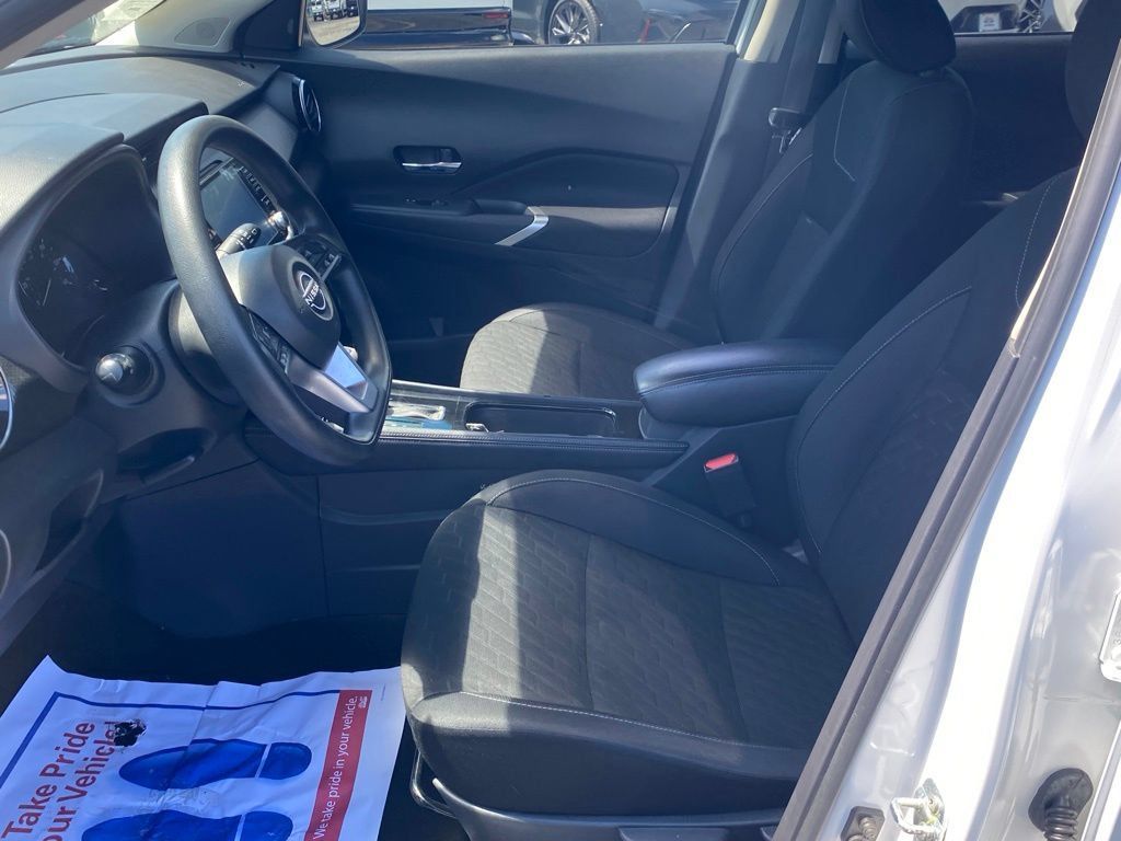Used 2023 Nissan Kicks SV w/ Exterior Package FWD image 6