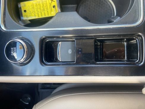 Used 2022 Lincoln Corsair AWD w/ Equipment Group 101A image 20