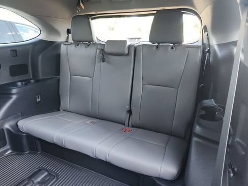 Certified 2024 Toyota Highlander Platinum AWD/4WD image 24