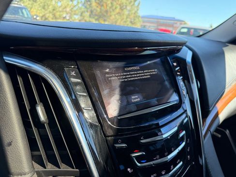 Used 2016 Cadillac Escalade Premium image 17