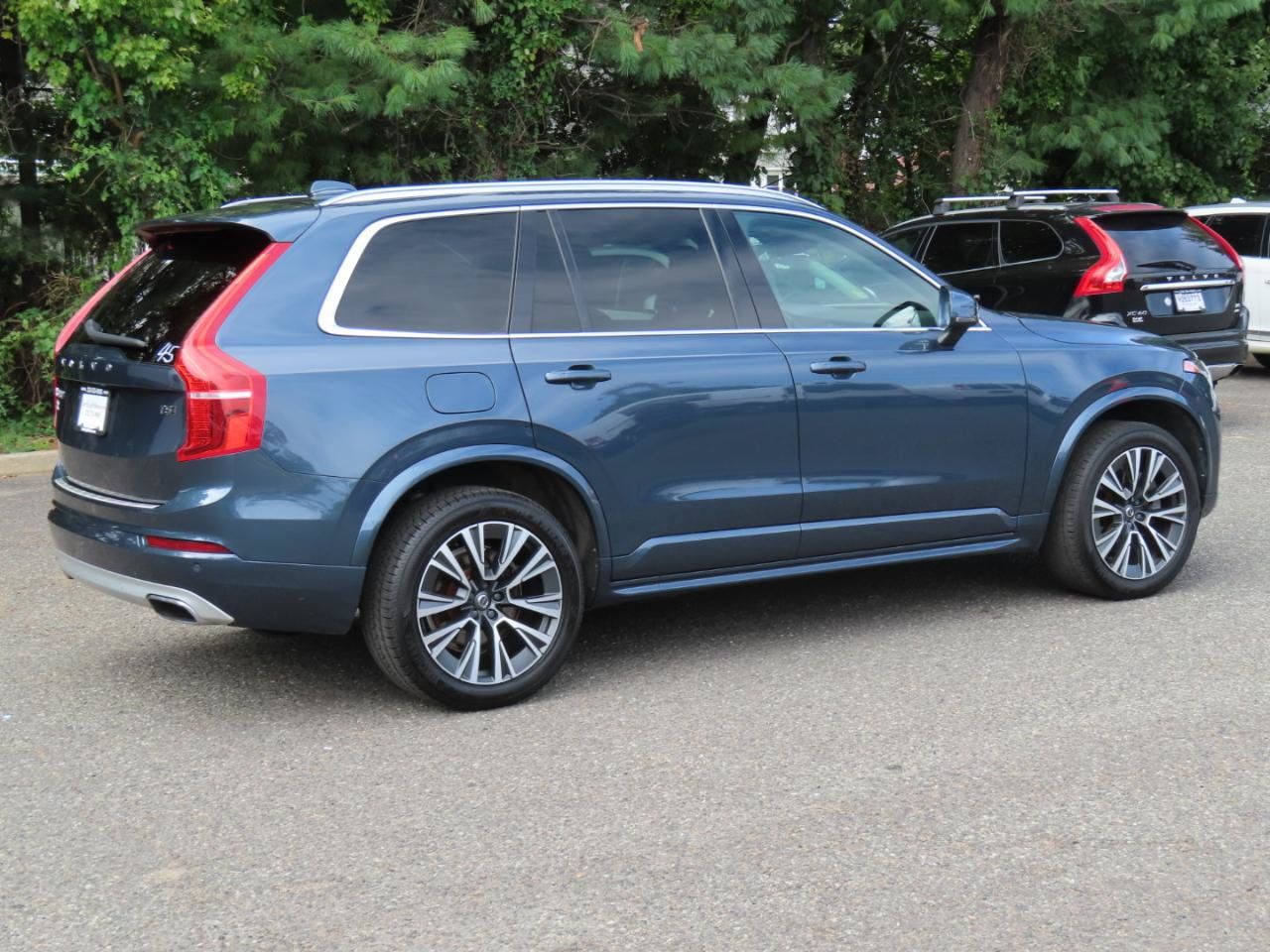 Used 2021 Volvo XC90 T5 Momentum w/ Climate Package AWD/4WD image 6