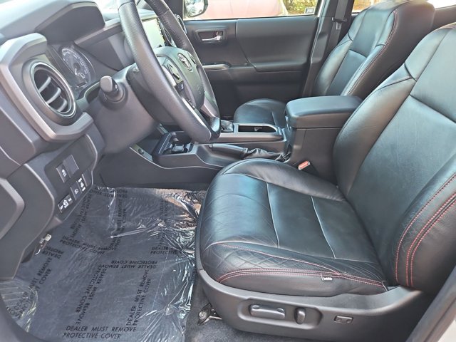 Used 2020 Toyota Tacoma TRD Off-Road w/ Technology Package AWD/4WD image 20