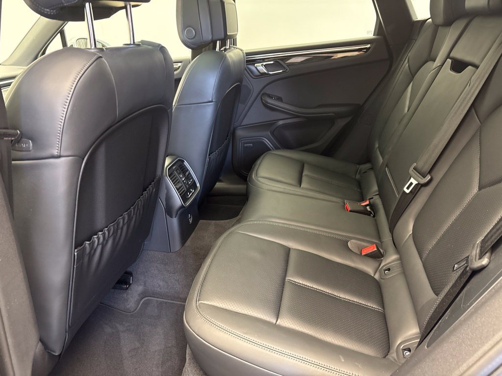 Certified 2026 Porsche Macan AWD/4WD image 21