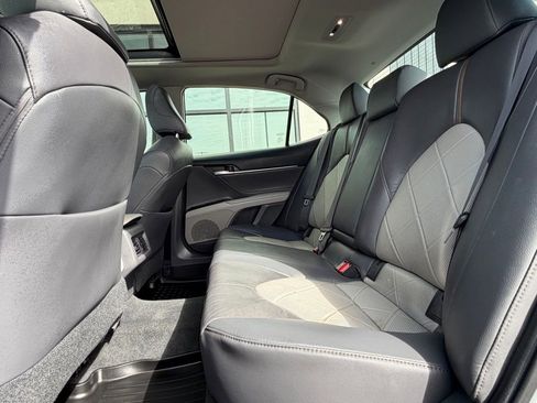 Used 2018 Toyota Camry XLE w/ Audio Package image 6