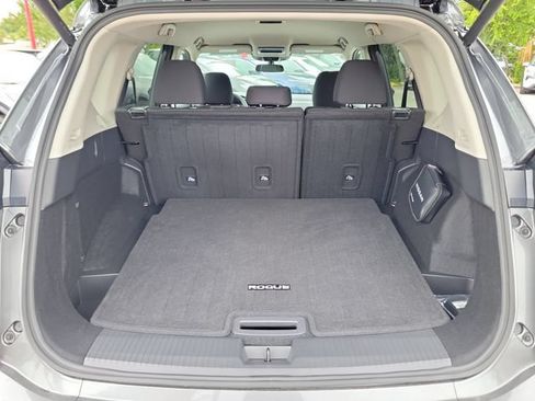 Certified 2026 Nissan Rogue SV FWD image 8