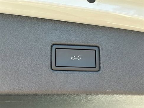 Certified 2024 Volkswagen Tiguan Wolfsburg Edition image 20