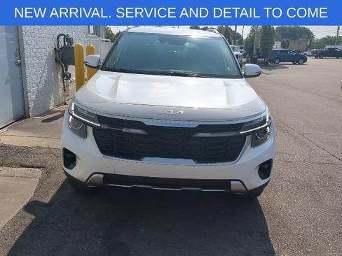 Used 2025 Kia Seltos EX AWD/4WD image 9