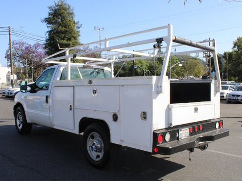 Used 2007 Ford F350 2WD Regular Cab Super Duty image 4