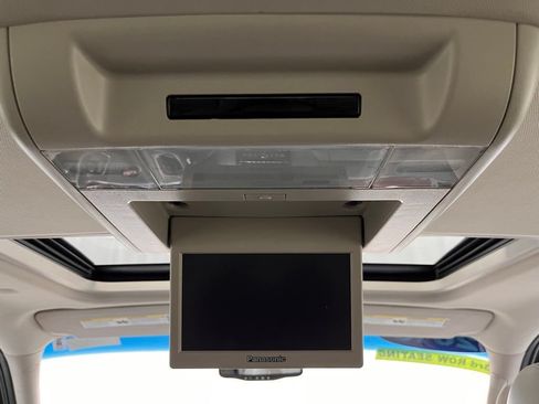 Used 2010 GMC Yukon SLT w/ SLT-2 Equipment Package AWD/4WD image 36