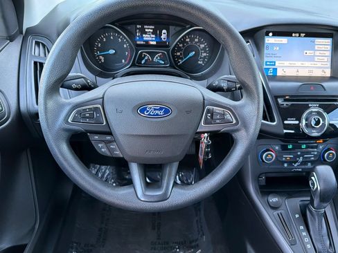 Used 2018 Ford Focus SEL FWD image 14