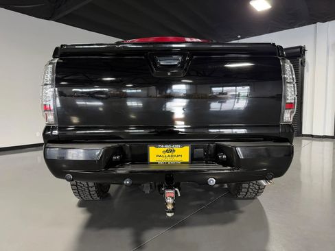 Used 2013 Chevrolet Avalanche LTZ AWD/4WD image 6