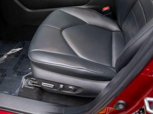 Used 2022 Toyota Highlander XLE image 13