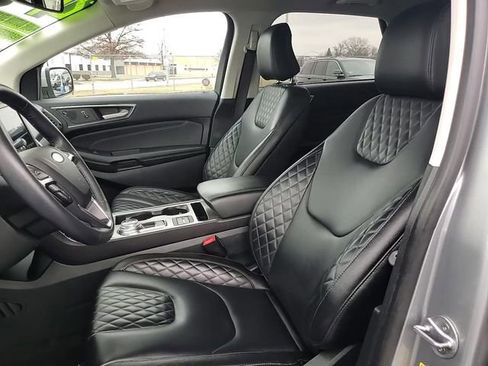 Used 2024 Ford Edge Titanium image 10
