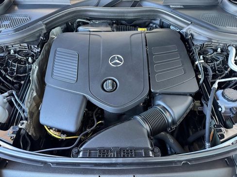 Certified 2025 Mercedes-Benz GLC 300 image 26