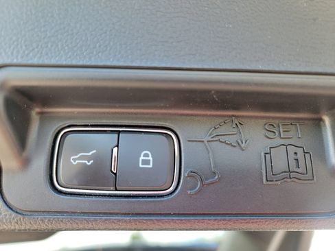 Used 2023 Ford Explorer XLT w/ Equipment Group 202A AWD/4WD image 37