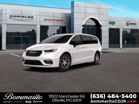 New 2026 Chrysler Pacifica Select FWD image 1