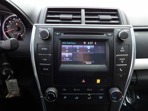 Used 2017 Toyota Camry SE image 21