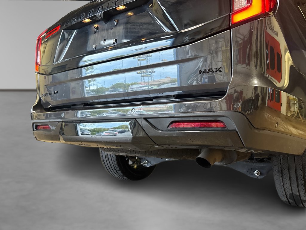 Used 2025 Ford Expedition Max Platinum w/ Stealth Performance Package AWD/4WD image 19