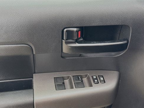 Used 2013 Toyota Tundra 4x4 Double Cab image 16