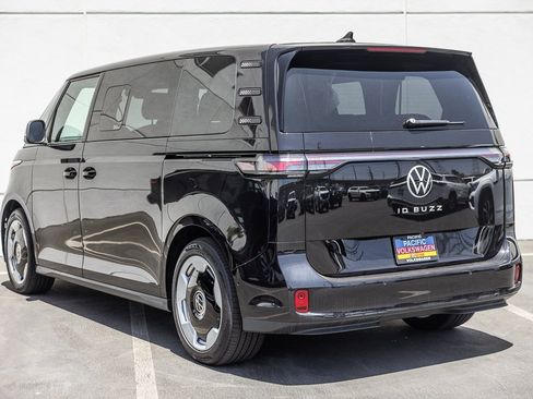 New 2025 Volkswagen ID. Buzz Pro S image 4