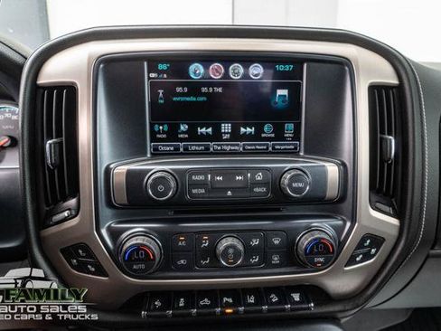 Used 2019 GMC Sierra 2500 Denali w/ Duramax Plus Package AWD/4WD image 17