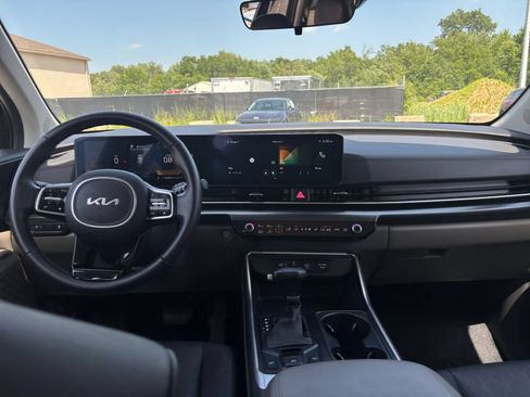 Used 2026 Kia Carnival FWD image 36