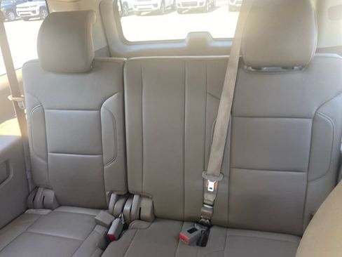 Used 2016 GMC Yukon XL SLT w/ Open Road Package RWD image 6
