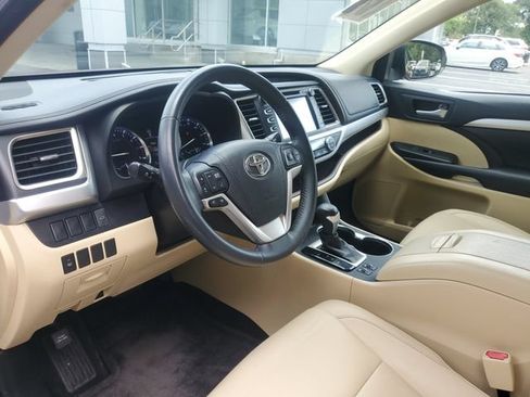 Used 2016 Toyota Highlander XLE AWD/4WD image 15