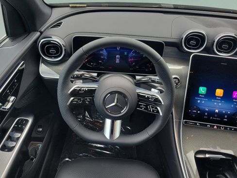 Used 2026 Mercedes-Benz GLC 300 image 13