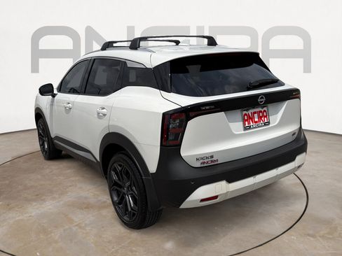 Used 2025 Nissan Kicks SR image 8